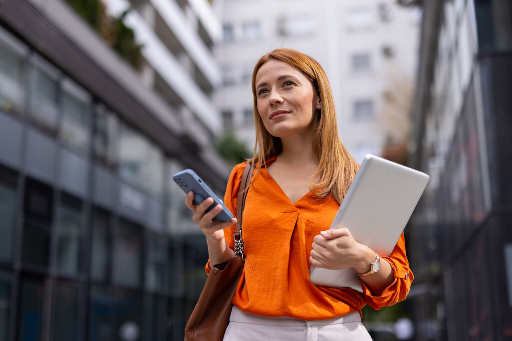eou_bpppa-mpa_article_combined-degree-benefits Person with a laptop and mobile, looking ahead